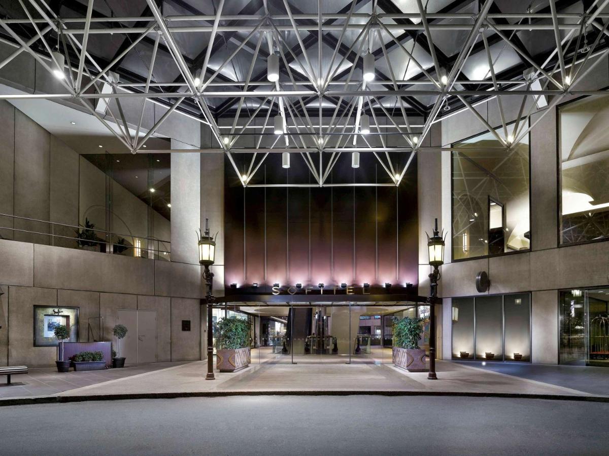 Sofitel Melbourne On Collins Exterior foto The lobby of the hotel
