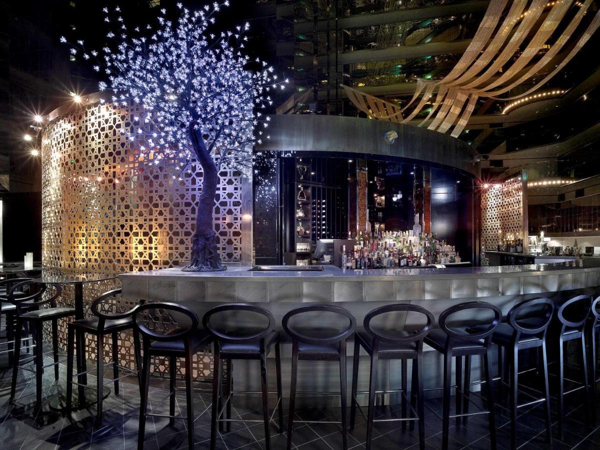 Sofitel Melbourne On Collins Exterior foto The bar at the nightclub