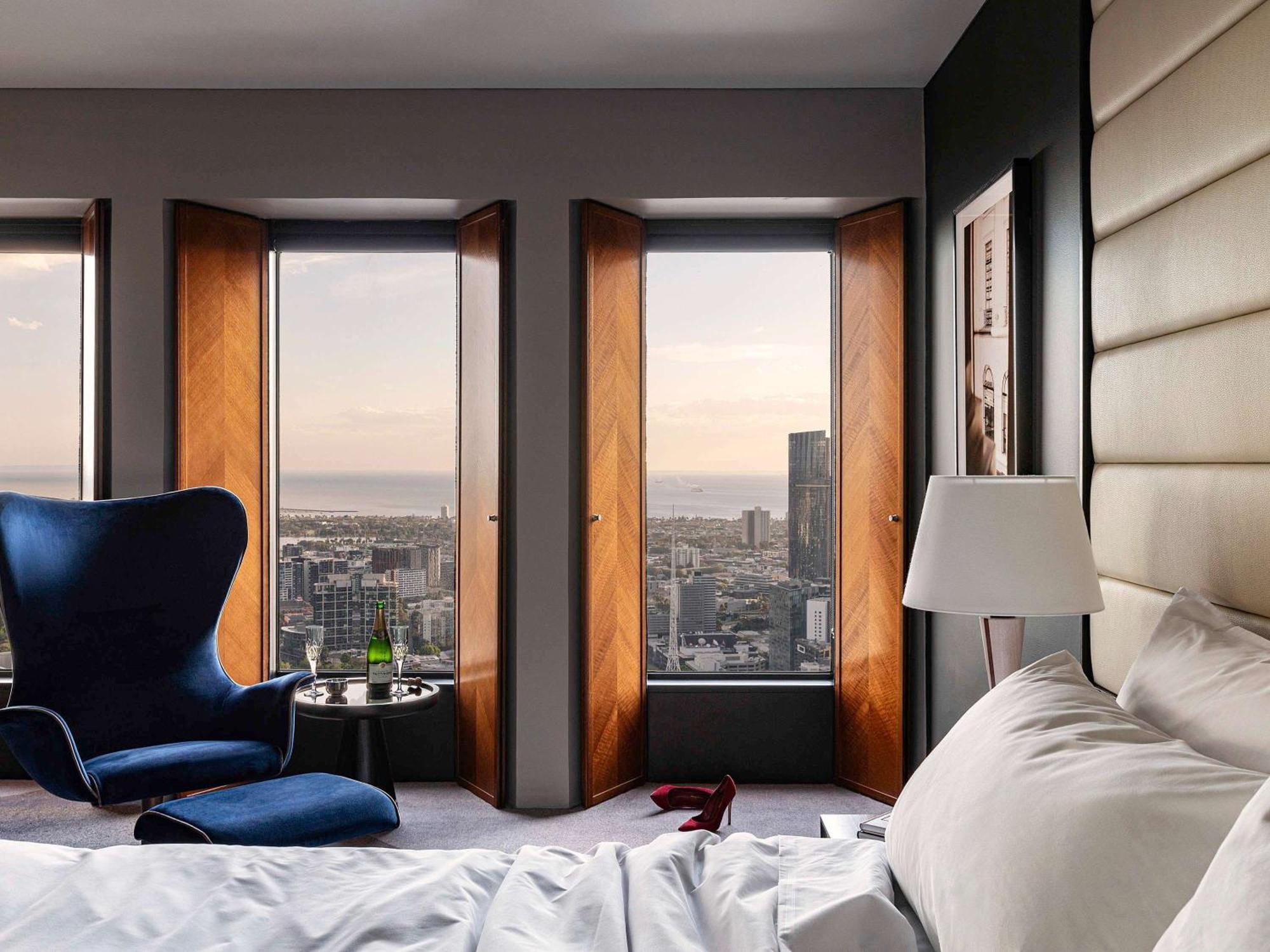 Sofitel Melbourne On Collins Exterior foto A bedroom at the Ritz-Carlton, Downtown, Los Angeles