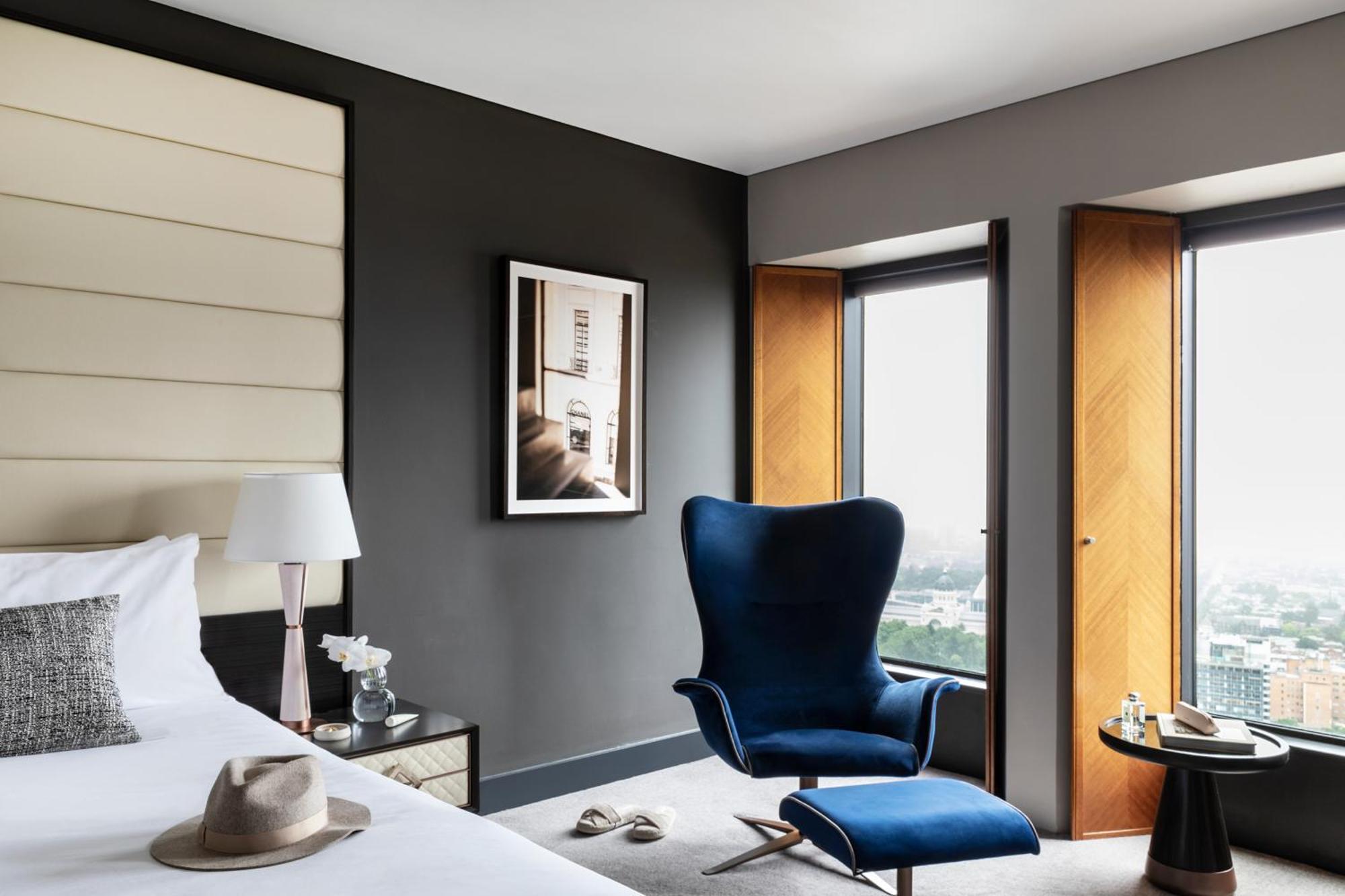 Sofitel Melbourne On Collins Exterior foto A bedroom at the hotel