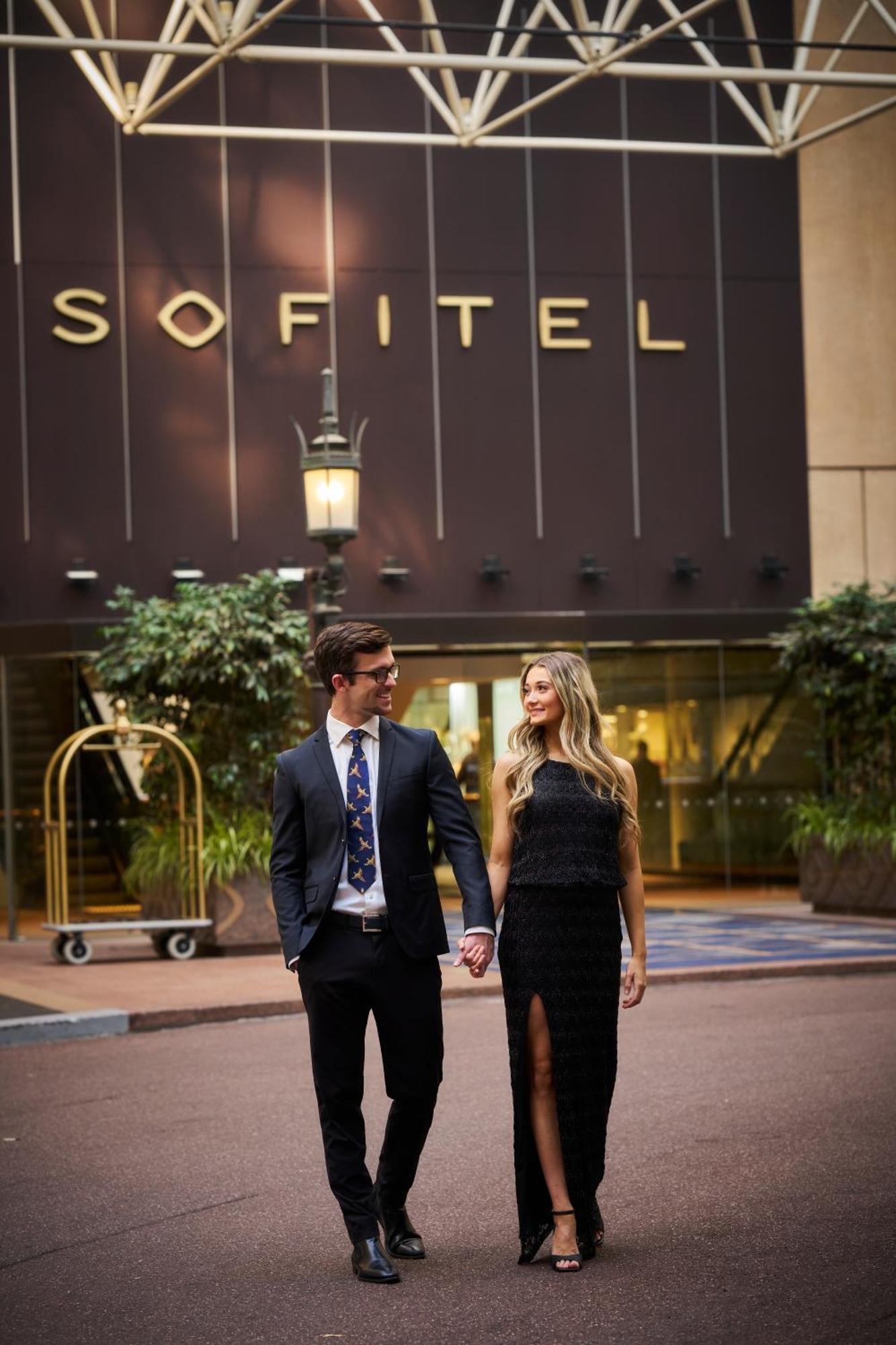 Sofitel Melbourne On Collins Exterior foto The hotel's entrance